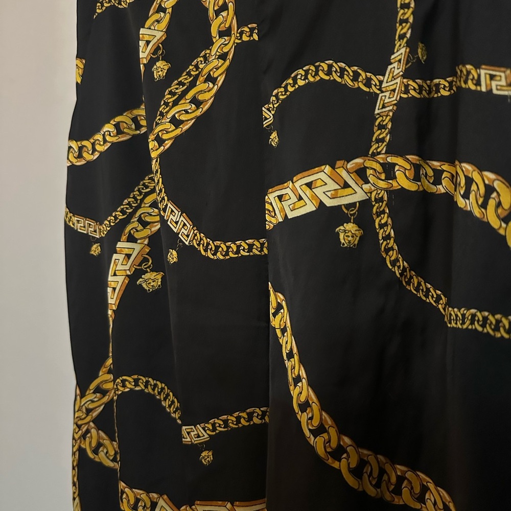 Black and Gold Chain Pant - Picture 2 of 3